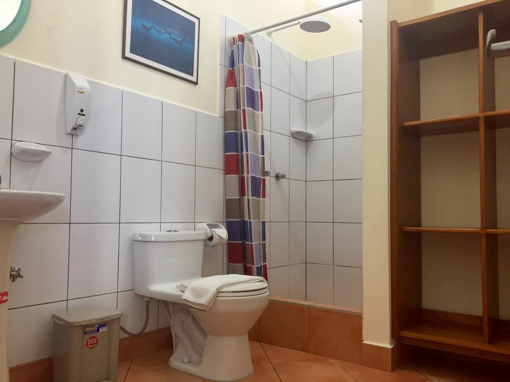 بويرتو أيورا Hostal Baltra المظهر الخارجي الصورة