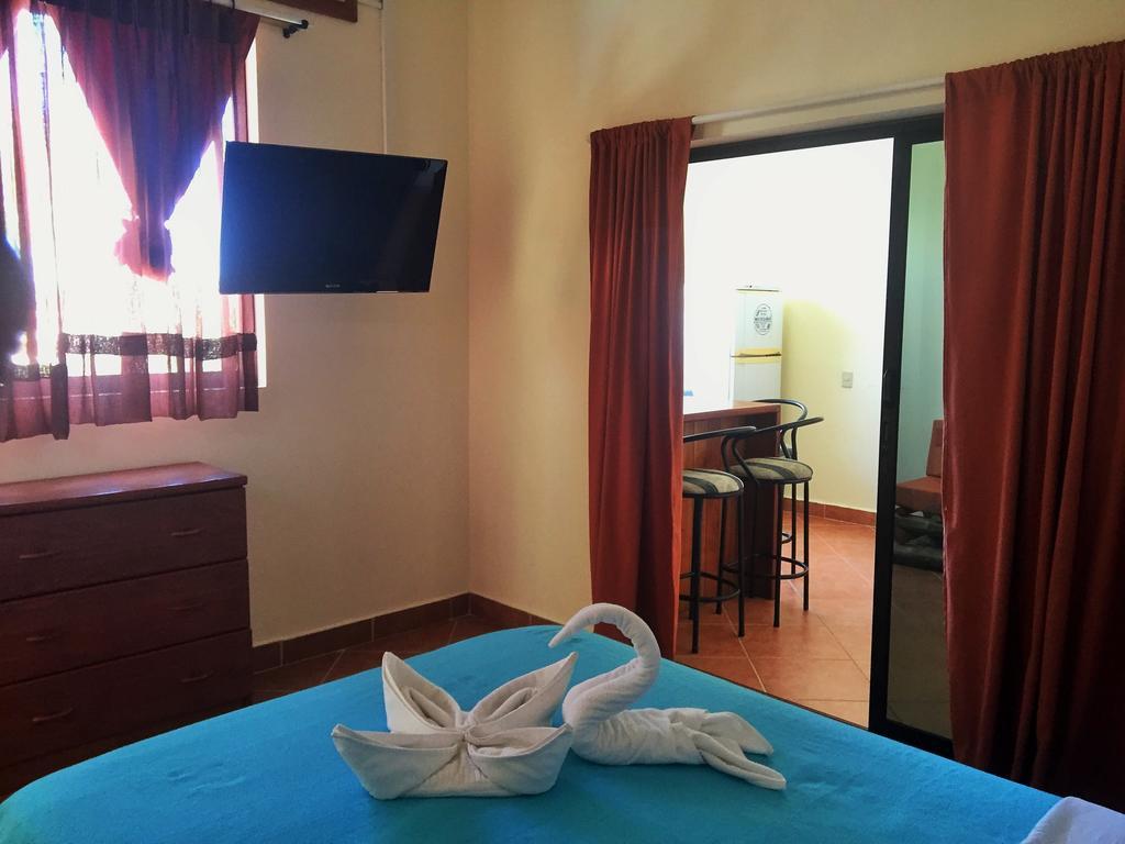 بويرتو أيورا Hostal Baltra المظهر الخارجي الصورة