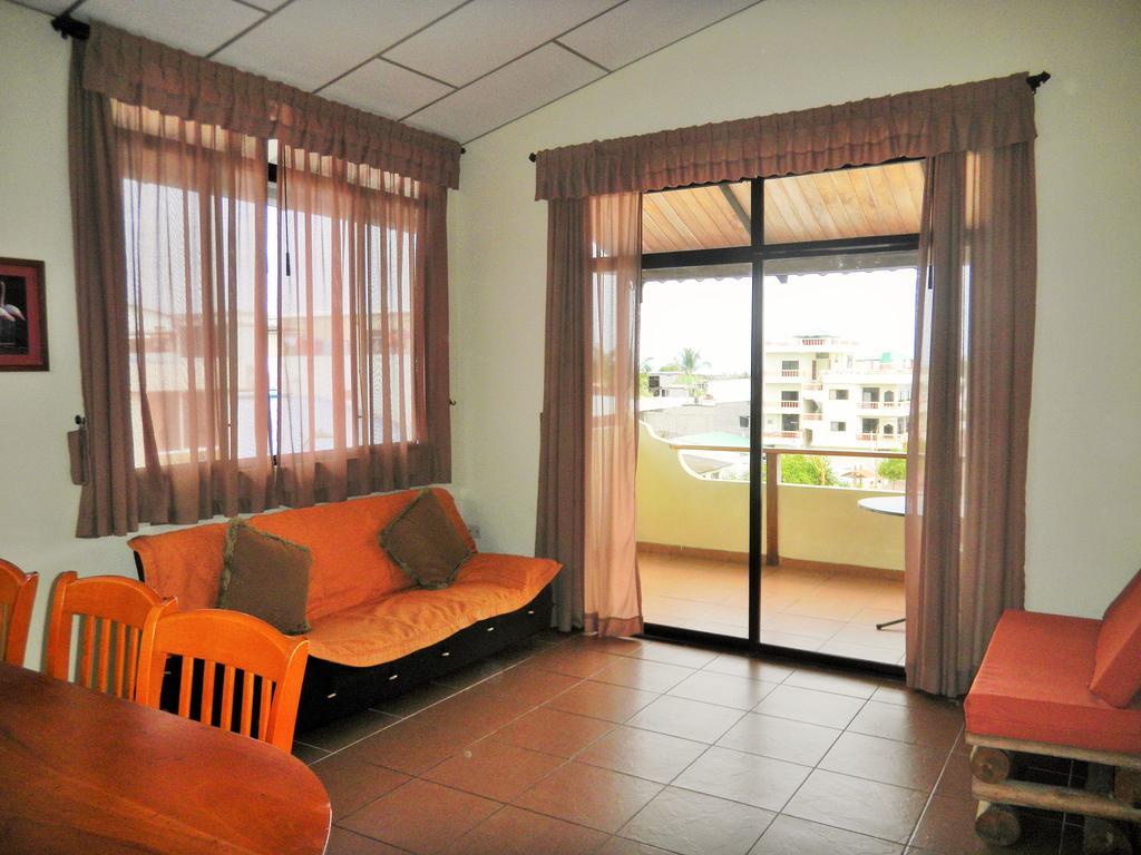 بويرتو أيورا Hostal Baltra المظهر الخارجي الصورة